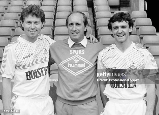 Tottenham Hotspur manager Peter Shreeves with Clive Allen and Paul Allen at White Hart Lane on July 27, 1985 in London, England.