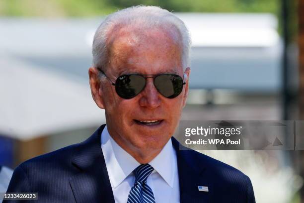 vegetation få øje på Tilpasning 1,204 Joe Biden Sunglasses Photos and Premium High Res Pictures - Getty  Images