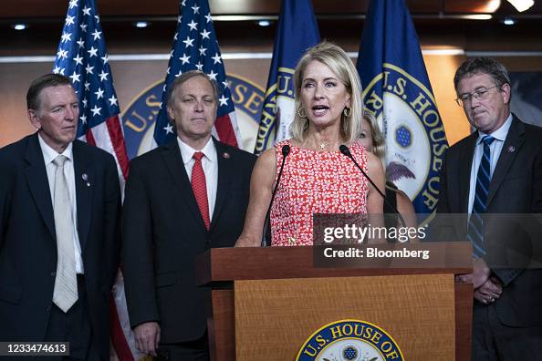 Bipartisan Senate Group Keeps Gas Tax In Infrastructure Negotiations Bipartisan Senate Group Keeps Gas Tax In Infrastructure Negotiations