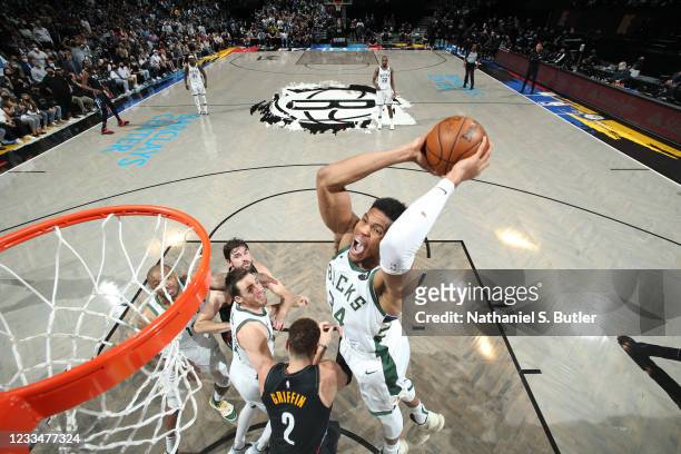 3,350 Giannis Antetokounmpo Dunk Photos and Premium High Res Pictures -  Getty Images