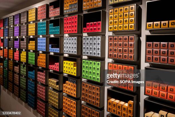 heilig Bevestigen Soms soms 900 Nespresso Store Photos and Premium High Res Pictures - Getty Images
