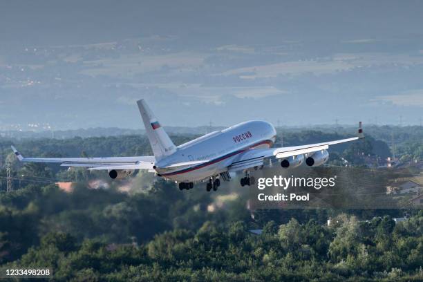 The presidential Ilyushin Il-96, believed to be carrying Russian president Vladimir Putin, takes off from Geneva Airport Cointrin following the US -...