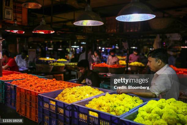 Dadar wholesale flower market in Mumbai, India, on Friday, June 18, 2021. Economists see the Reserve Bank of India taking a grin-and-bear it approach...