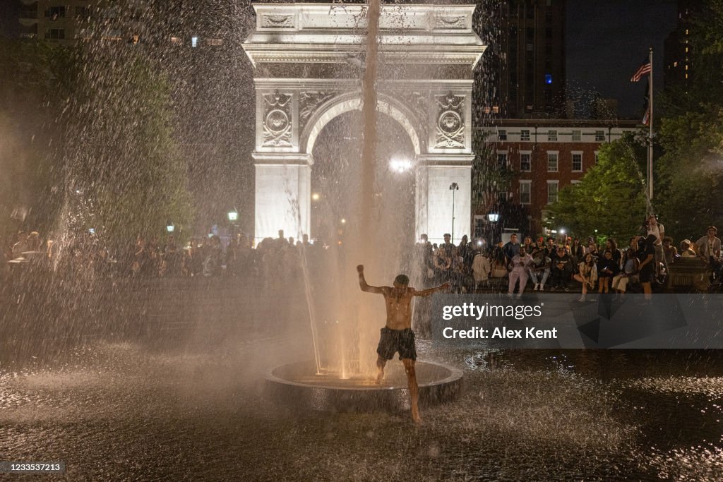 Police Impose Curfews At Washington Square Park As Nightly Partying Continues