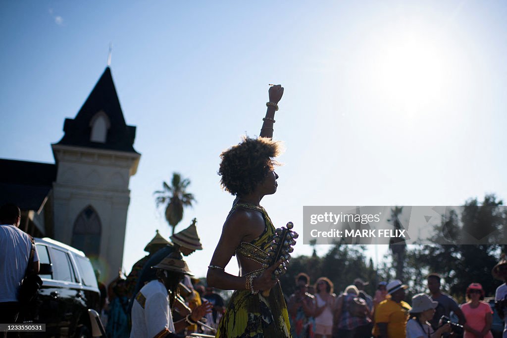 TOPSHOT-US-POLITICS-RACISM-HISTORY