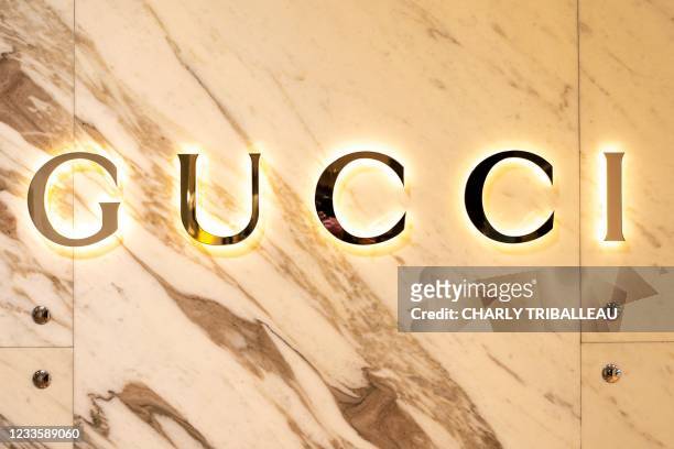 Acelerar Sala ella es Gucci Logo Fotografías e imágenes de stock - Getty Images