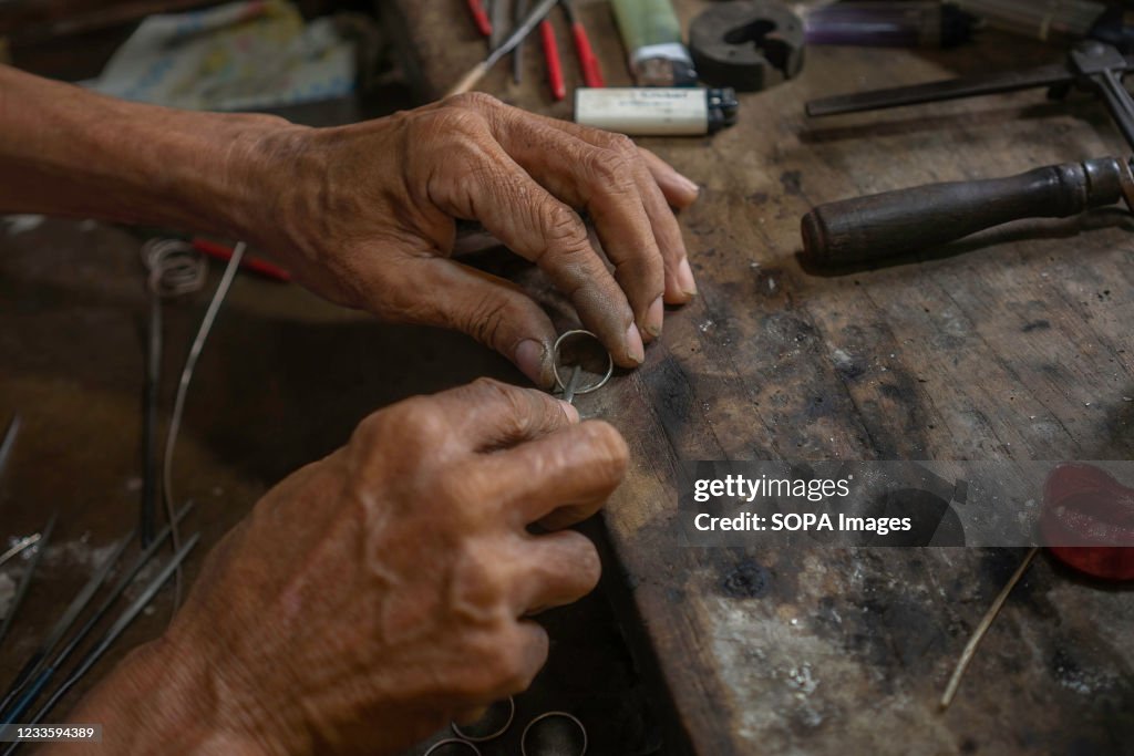 Silver ring refinement process.
Kendari Werk jewelry is one...