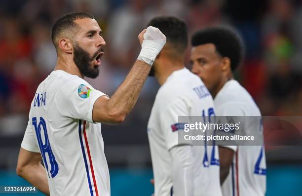 June 2021, Hungary, Budapest: Football: European Championship, Portugal - France, preliminary round, Group F, Matchday 3 at Puskas Arena. France's...