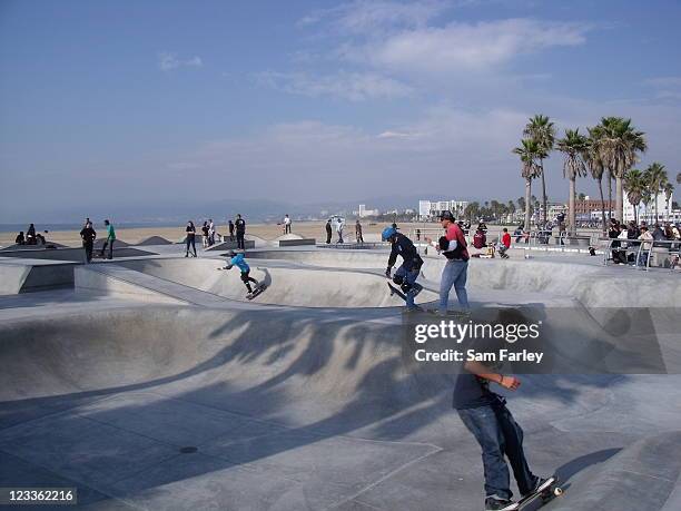 skateboard park - skateboard park stock pictures, royalty-free photos & images