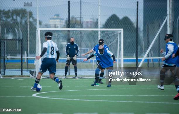 June 2021, Argentina, Buenos Aires: Lucas Rodriguez in action during a training session for Argentina's national blind football team. "The Bats"...