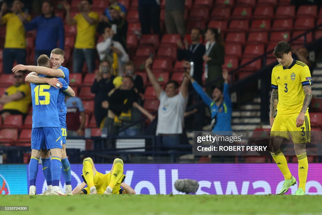 TOPSHOT-FBL-EURO-2020-2021-MATCH43-SWE-UKR
