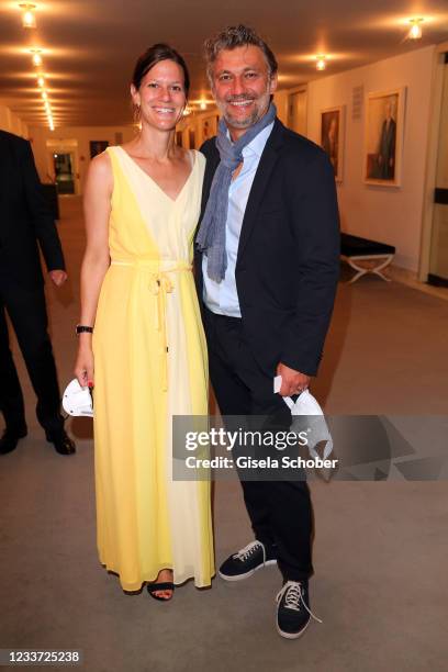 Opera singer Jonas Kaufmann and his wife Christiane Lutz during the premiere of "Tristan und Isolde" as part of the Munich Opera Festival 2021 at...