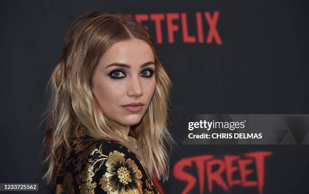 Emily Rudd N 299 Emily Rudd Photos & High Res Pictures - Getty Images