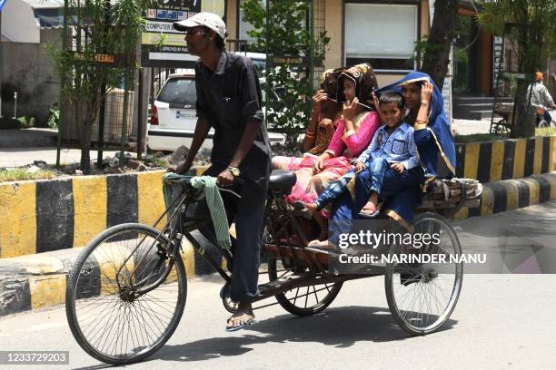 Mull Reksha 89 Punjabi Rickshaw Puller Stock Photos, High-Res Pictures, and Images ...