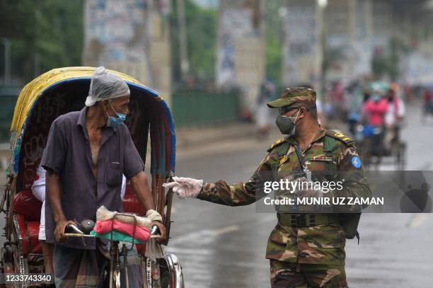 3,782 Bangladeshi Rickshaw Stock Photos, High-Res Pictures, and Images ...