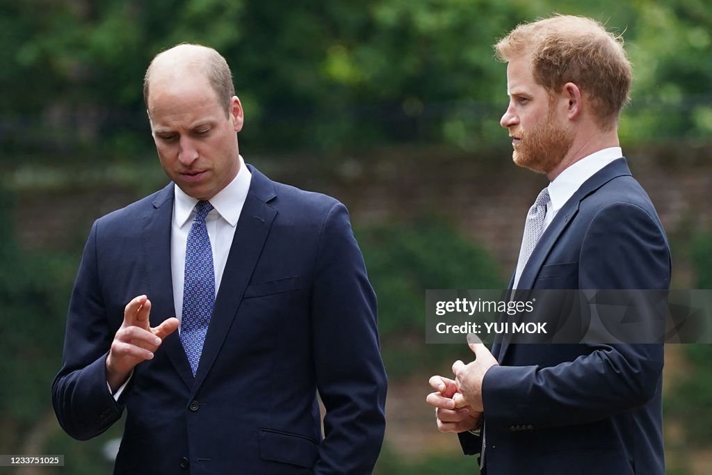 BRITAIN-ROYALS-DIANA-STATUE