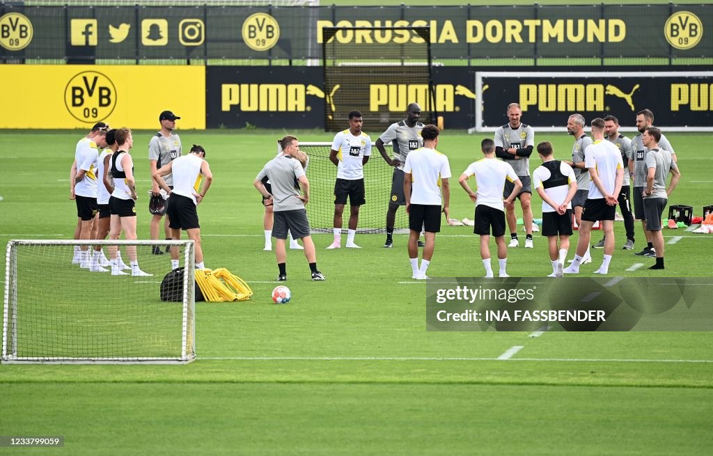 Fbl-GER-BUNDESLIGA-GERMANY-TRAINING