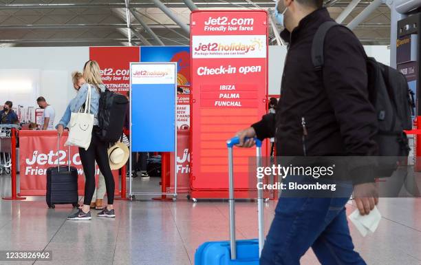 Jet2.com Check In 181 Jet2 Plane Photos & High Res Pictures - Getty Images