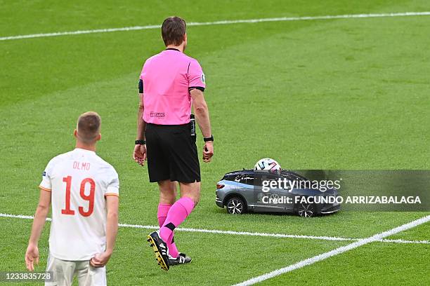 Remote Control Footballer 1,874 Game Remote Control Stock Photos, High-Res Pictures, and Images ...