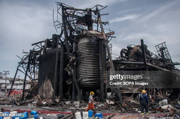 Explosion Formed Tank 3,017 Tank Explosion Stock Photos, High-Res Pictures, and Images ...