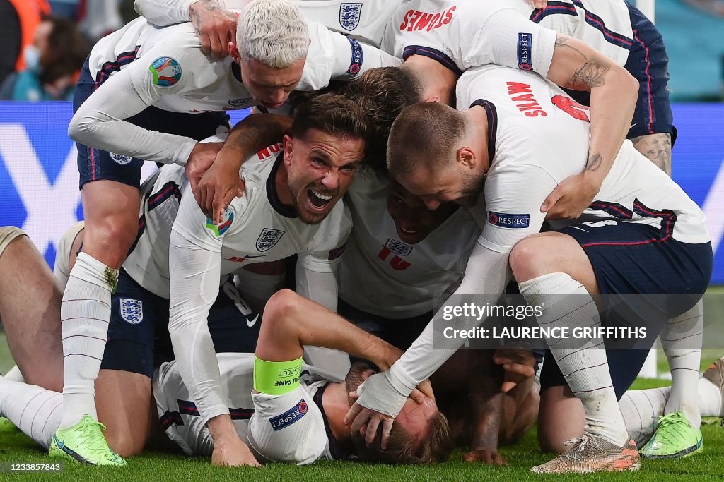TOPSHOT-FBL-EURO-2020-2021-MATCH50-ENG-DEN