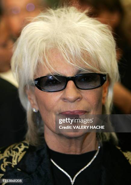 La chanteuse Catherine Lara assiste, le 07 octobre 2005 à Monaco, à l'inauguration du Monte-Carlo Bay Hotel & Resort. AFP PHOTO VALERY HACHE