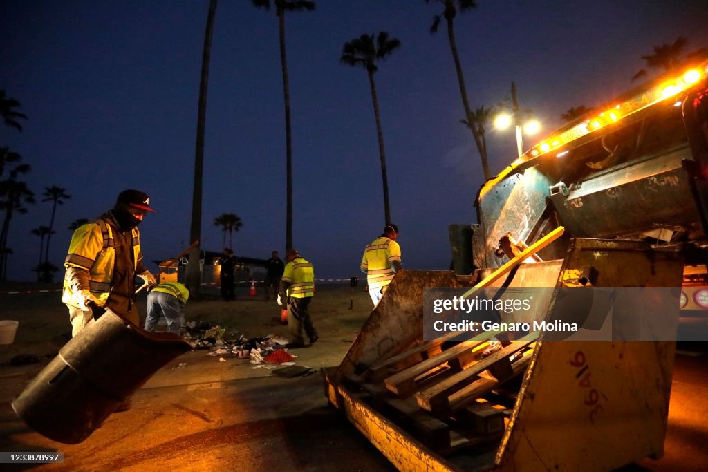 Venice homeless encampment cleanup- during the Coronavirus pandemic.