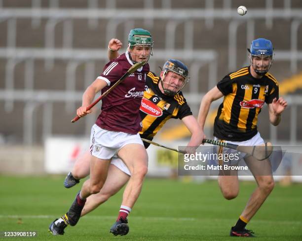 Laois , Ireland - 10 July 2021; Gavin Lee of Galway in action against Gearoid Diunne and Cathal Beirne of Kilkenny during the 2020 Electric Ireland...