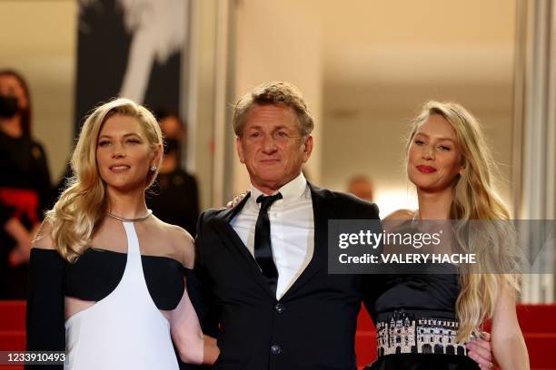 Canadian actress Katheryn Winnick, US actor and director Sean Penn and US actress Dylan Penn pose upon their arrival for the screening of the film...