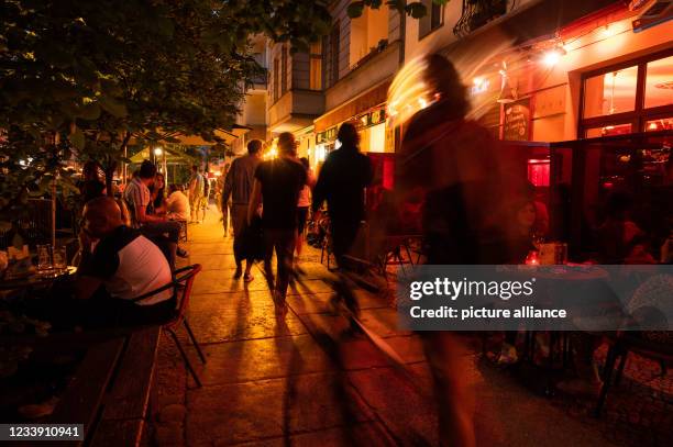 43 Simon Dach Strasse Stock Photos High Res Pictures And Images 43-simon-dach-strasse-stock-photos-high-res-pictures-and-images