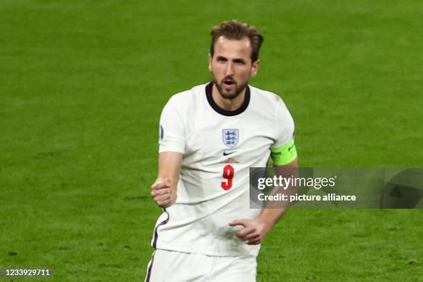 July 2021, United Kingdom, London: Football: European Championship, Italy - England, final round, final at Wembley Stadium. England's Harry Kane...