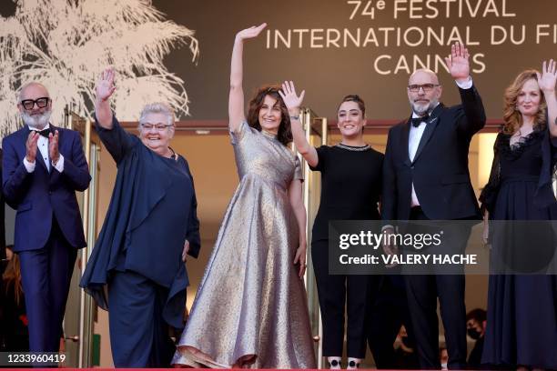 Canadian actor Roc Lafortune, Canadian actress Danielle Fichaud, French actress and director Valerie Lemercier, French singer Victoria Sio, Canadian...