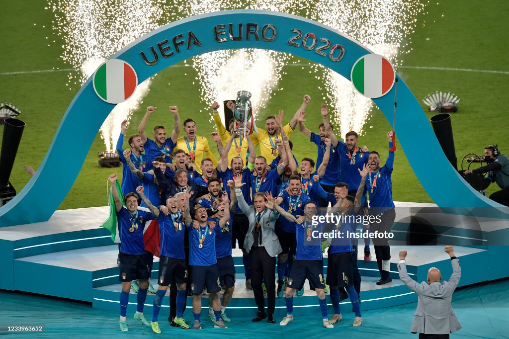 Roberto Mancini coach of Italy and the italian players...