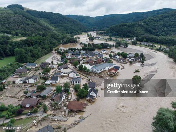 July 2021, Rhineland-Palatinate, Insol: The village of Insol in Rhineland-Palatinate is largely flooded after massive rainfall . Photo: Boris...