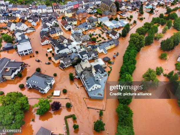 July 2021, Rhineland-Palatinate, Kordel: The village is flooded by the high water of the Kyll. Photo: Sebastian Schmitt/dpa