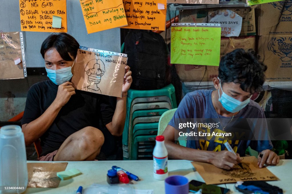Community Classes For Poor Filipinos Locked Out Of Digital Education