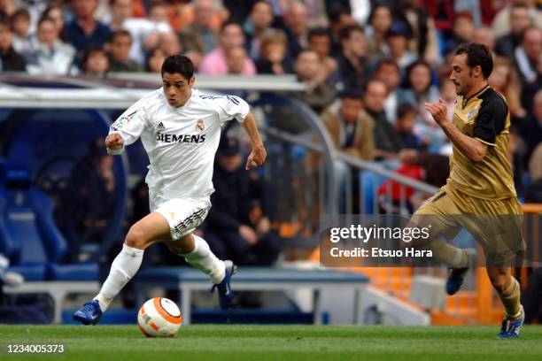 Cicinho of Real Madrid in action during the La Liga match between Real Madrid and Malaga at the Estadio Santiago Bernabeu on April 23, 2006 in...