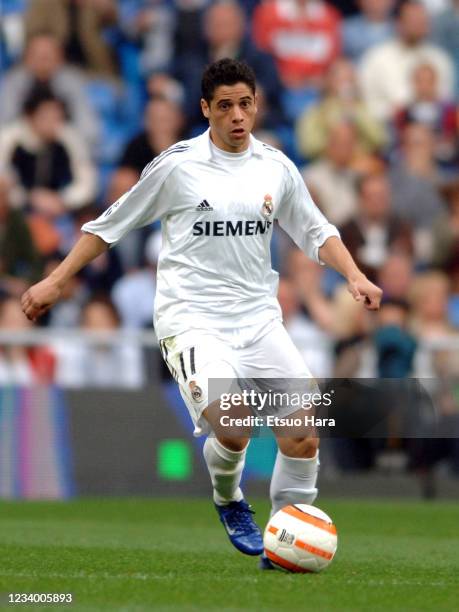 Cicinho of Real Madrid in action during the La Liga match between Real Madrid and Malaga at the Estadio Santiago Bernabeu on April 23, 2006 in...