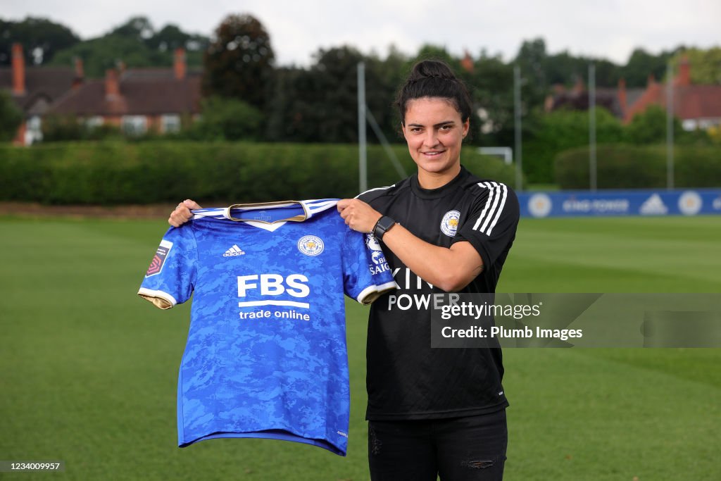 Leicester City Women Unveil New Signing Jess Sigsworth