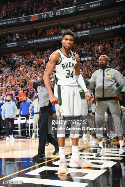 3,340 Giannis Antetokounmpo Dunk Photos and Premium High Res Pictures -  Getty Images