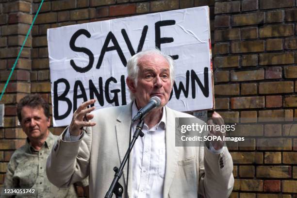 Dan Cruickshank from Spitalfields Trust speaks during the demonstration. The Truman Brewery complex in London, which is owned by the Zeloof family,...