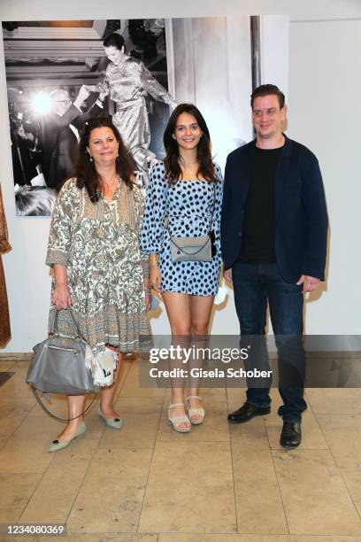 Tamara Dietl and her daughter Serafina Dietl, Dominik Elstner attend the fashion installation and special auction preview "SHE - Sonderauktion...