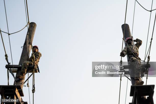 O Course Confidence Course Rope Military Ropes Course Photos and Premium High Res Pictures - Getty Images