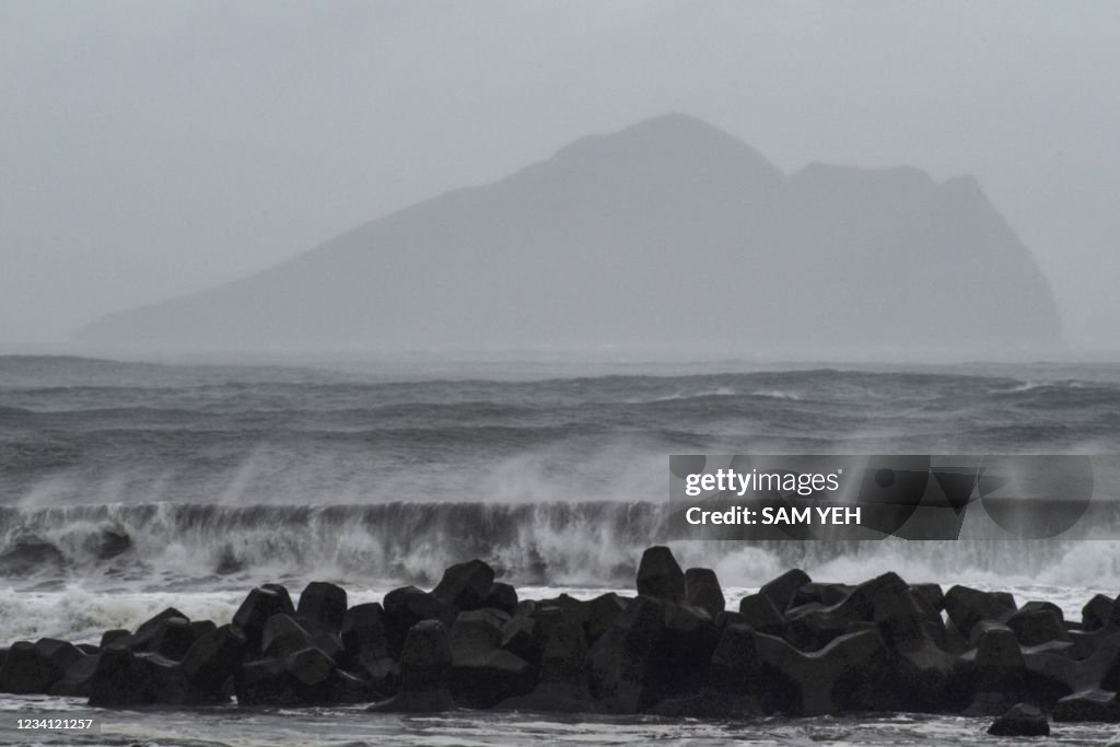 TAIWAN-WEATHER-TYPHOON