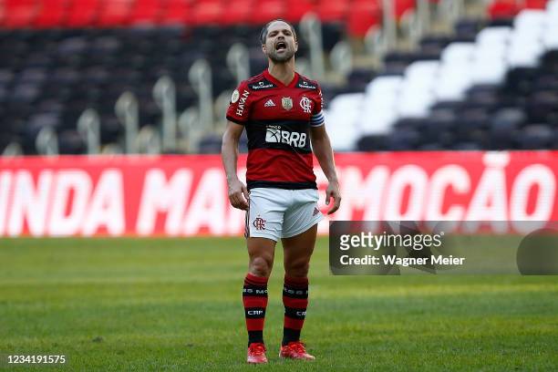 Diego Ribas of Flamengo reacts during a match between Flamengo and Sao Paulo as part of Brasileirao 2021 at Maracana Stadium on July 25, 2021 in Rio...