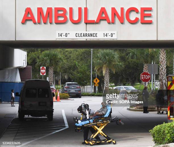 2,106 fotografias e imagens de Orlando Hospital - Getty Images