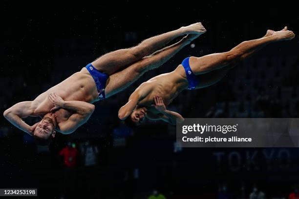 Synchronized Diving Events Synchronized Swimming Men Photos and Premium High Res Pictures - Getty ...