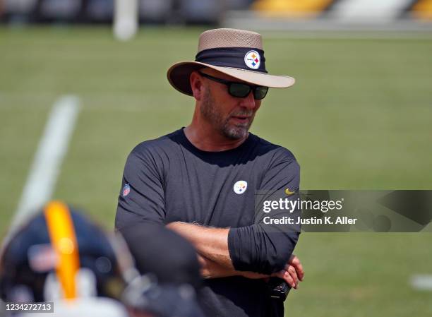 Matt Canada of the Pittsburgh Steelers looks on during training camp at Heinz Field on July 28, 2021 in Pittsburgh, Pennsylvania.