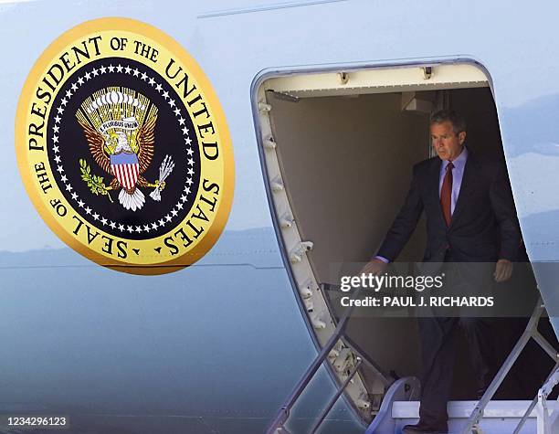 Bush 1 Us Bush Air Force 1 Photos and Premium High Res Pictures - Getty Images