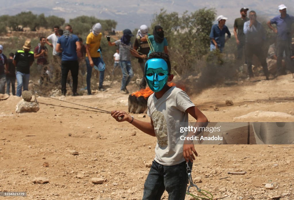 Israeli forces injure 79 Palestinians